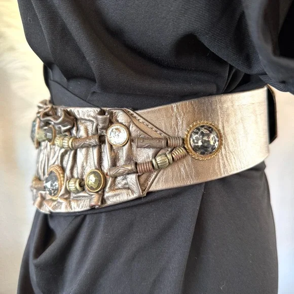 Leatherock Gold Ornate Belt with Decorative Medallions - Picture 3 of 10